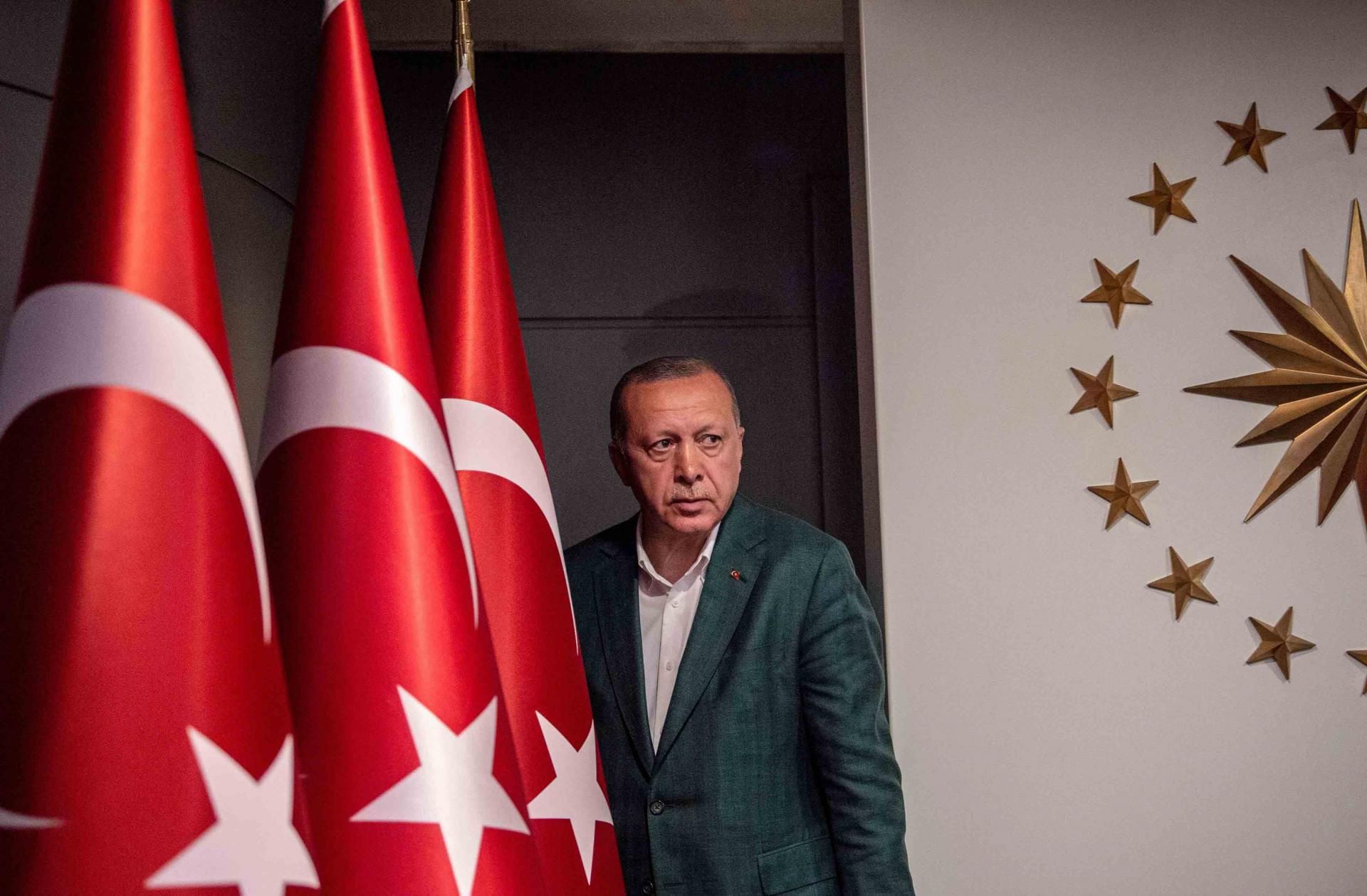 أردوغان يواصل سياسة الهروب إلى الأمام بعد هزيمة الانتخابات البلدية 