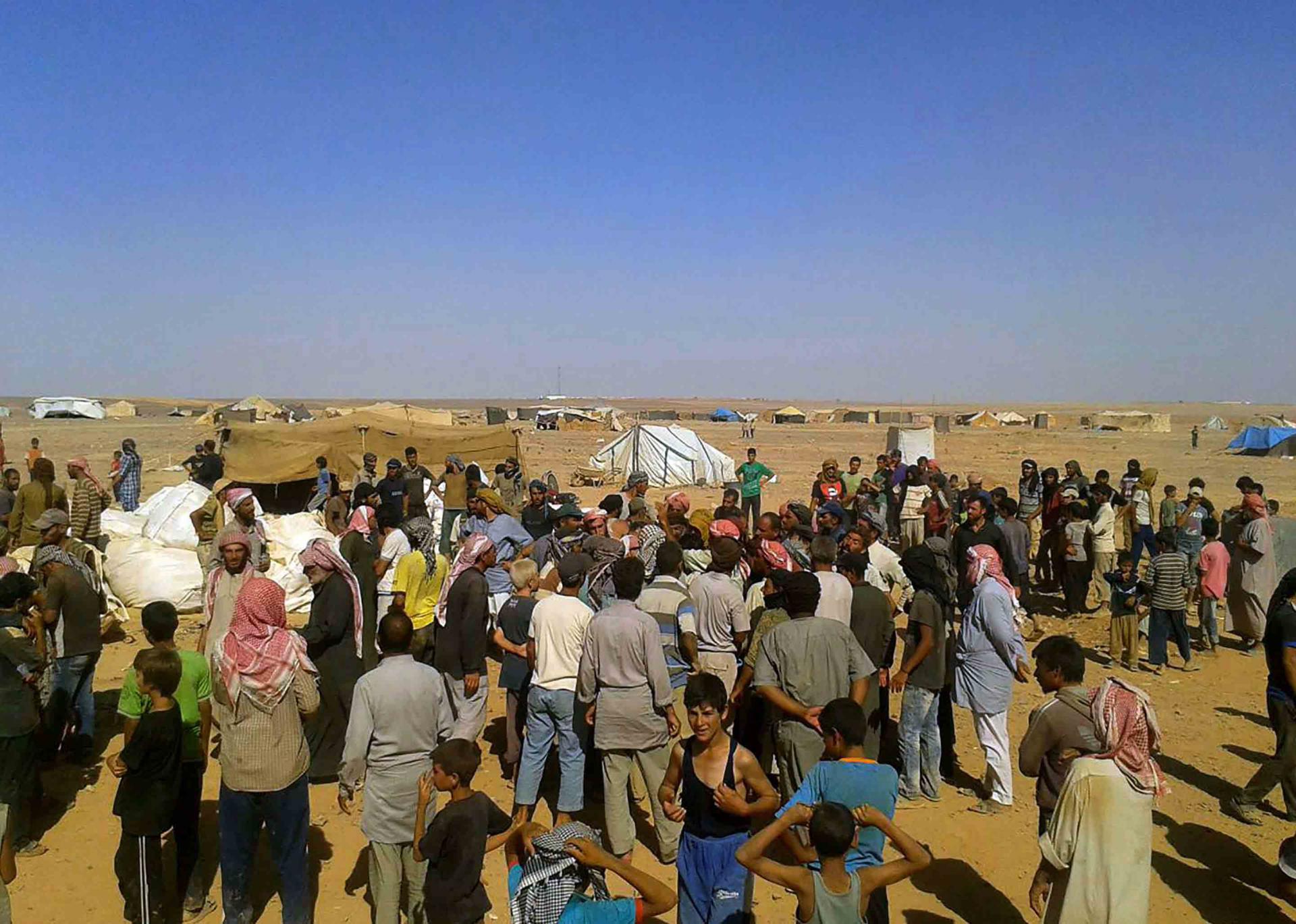 الفقر والجوع في قلب الصحراء يجبران النازحين على المغادرة نحو المجهول