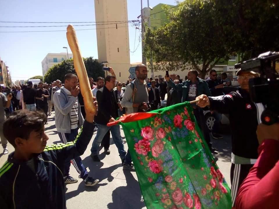 جانب من الإضراب وثقه المحتجون في سيدي بوزيد على فيسبوك 
