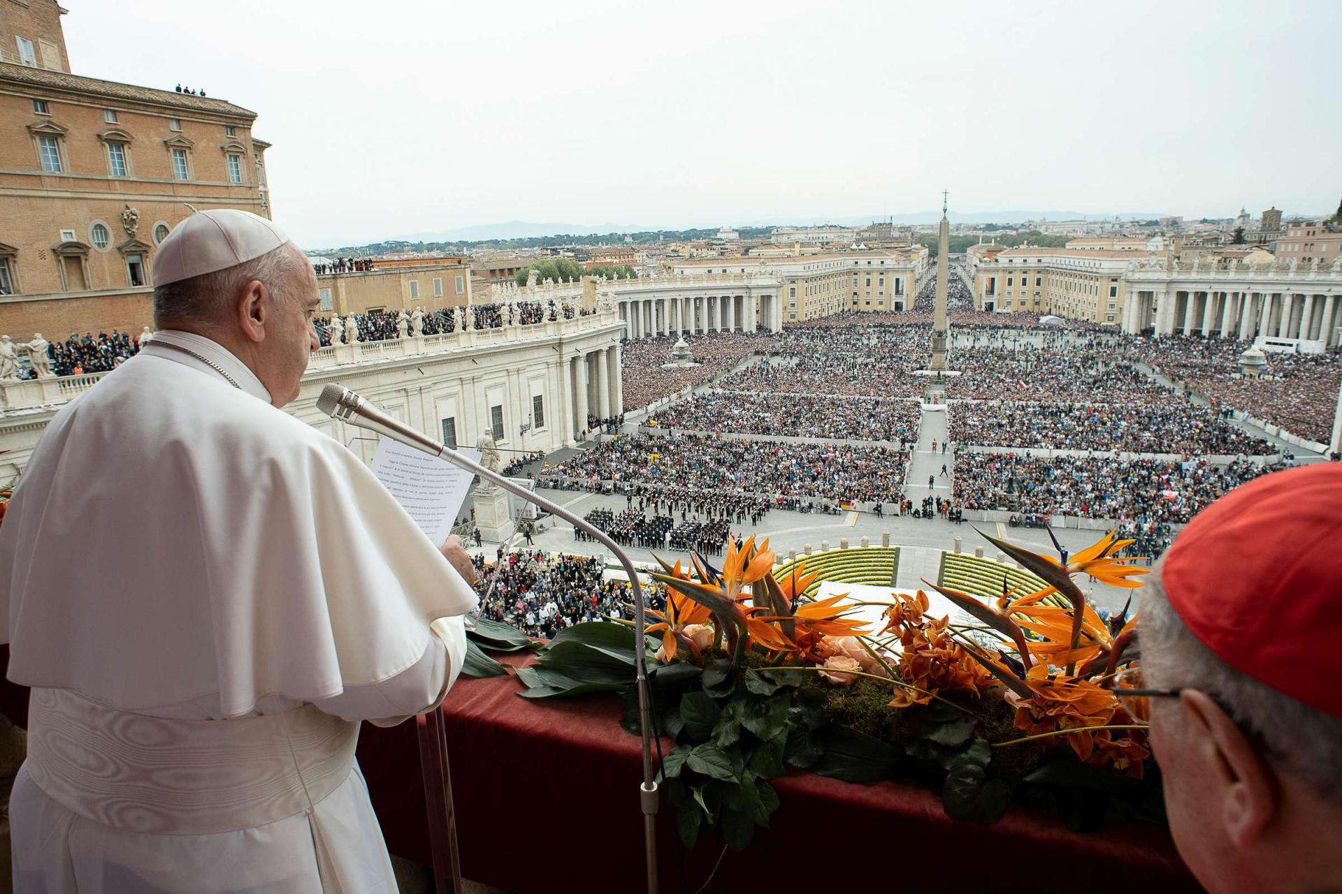 The pope noted how Easter, the holiest Christian festival, "makes us keep our eyes fixed on the Middle East, torn by continuing divisions and tensions."