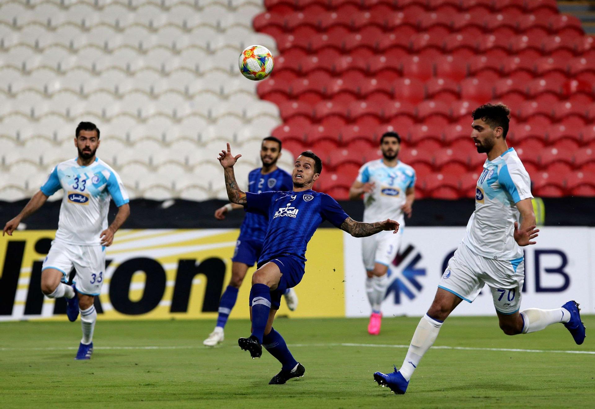 الهلال يحقق فوزه الثالث