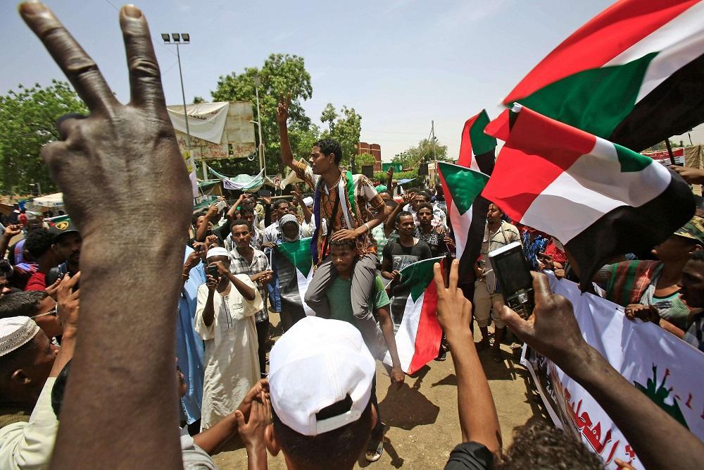 المحتجون في السودان
