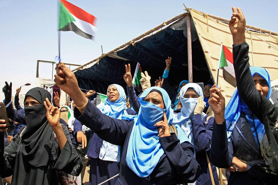 المحتجات السودانيات