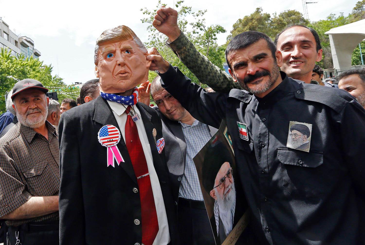 إيرانيون يتظاهرون في طهران ضد التهديدات الأميركية