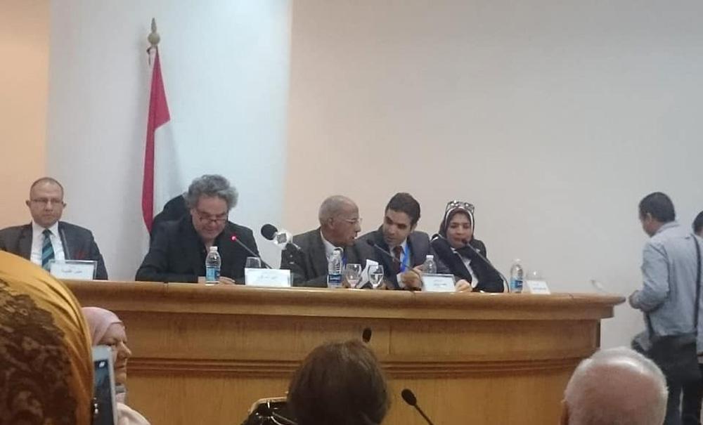 معادلة غربية يتماهى فيها اللامعقول بالمعقول