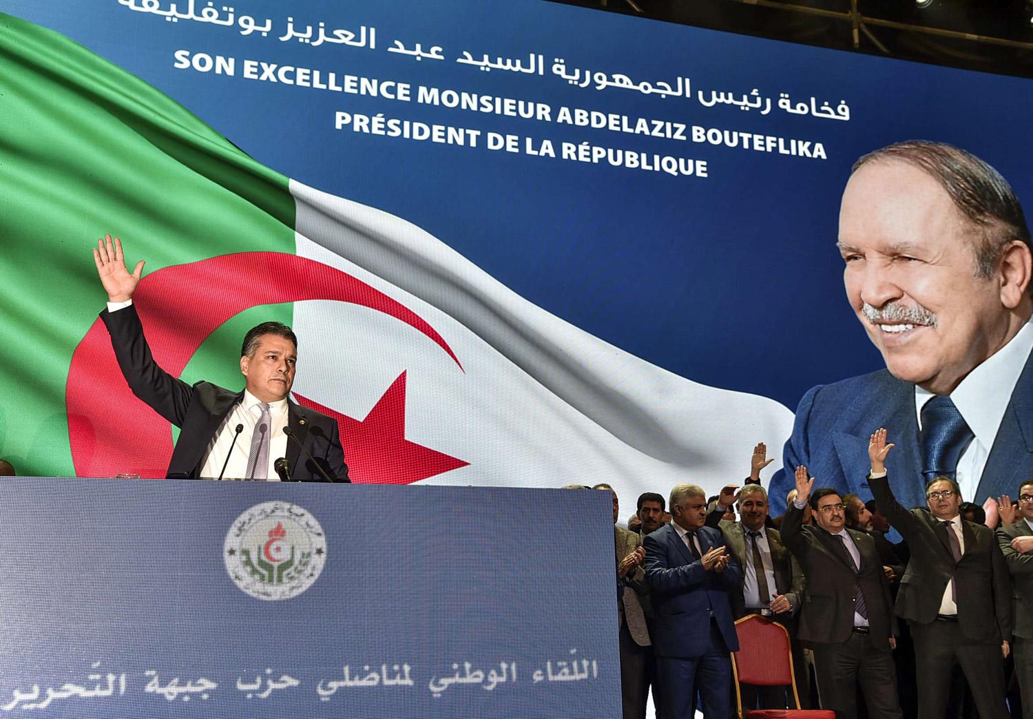 حزب جبهة التحرير الوطني الحاكم الذي ينتمي إليه بوشارب طالب أيضا برحيله 