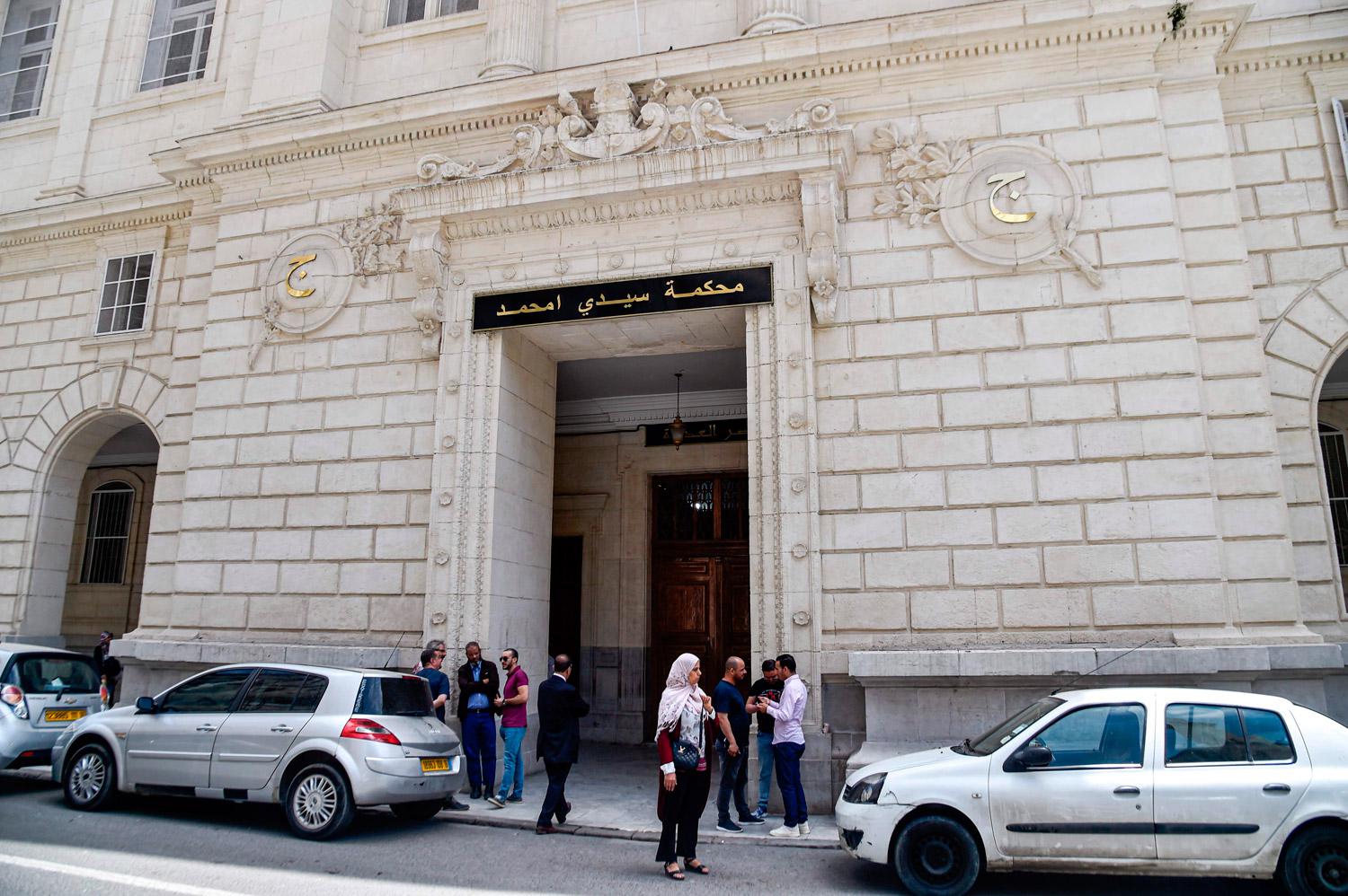 طحكوت يواجه اتهامات في قضايا تتعلق بالاستفادة غير المستحقة من امتيازات