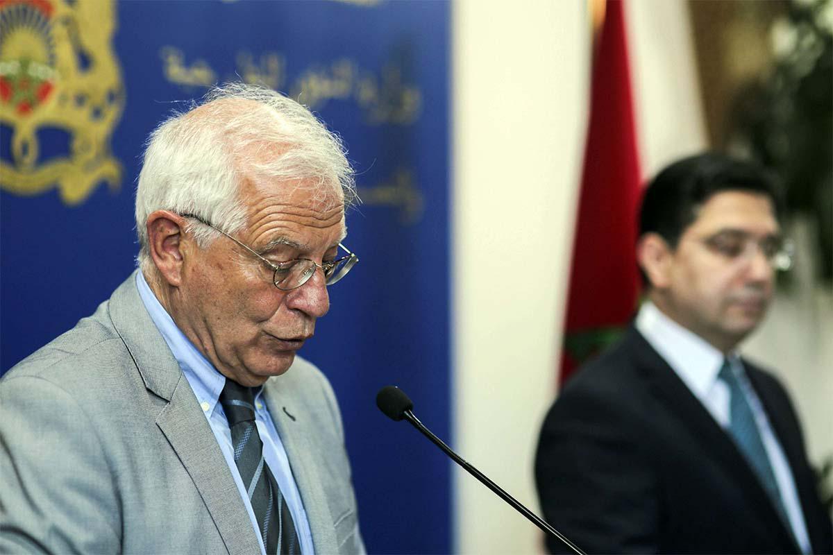 Spanish FM Josep Borrell (L) and Moroccan counterpart, Nasser Bourita