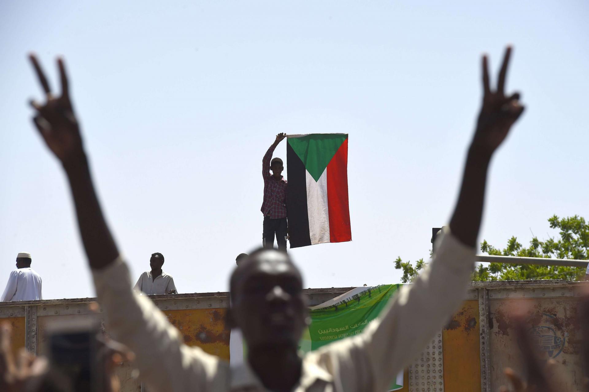 المحتجون في السودان