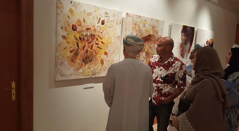 معرض ملتقى ابن الزبير للفنون في نسخته الأولى (الصورة من صفحة بيت ابن الزبير على فيسبوك)