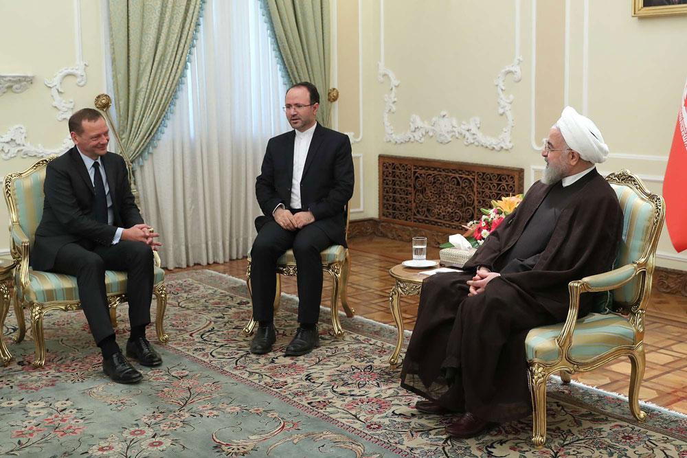 زيارة مستشار ماكرون لطهران