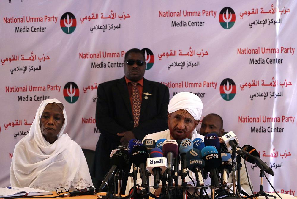 رئيس حزب الامة الصادق المهدي