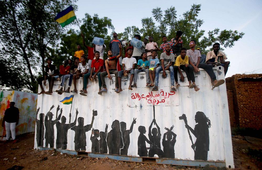 المحتجون في السودان