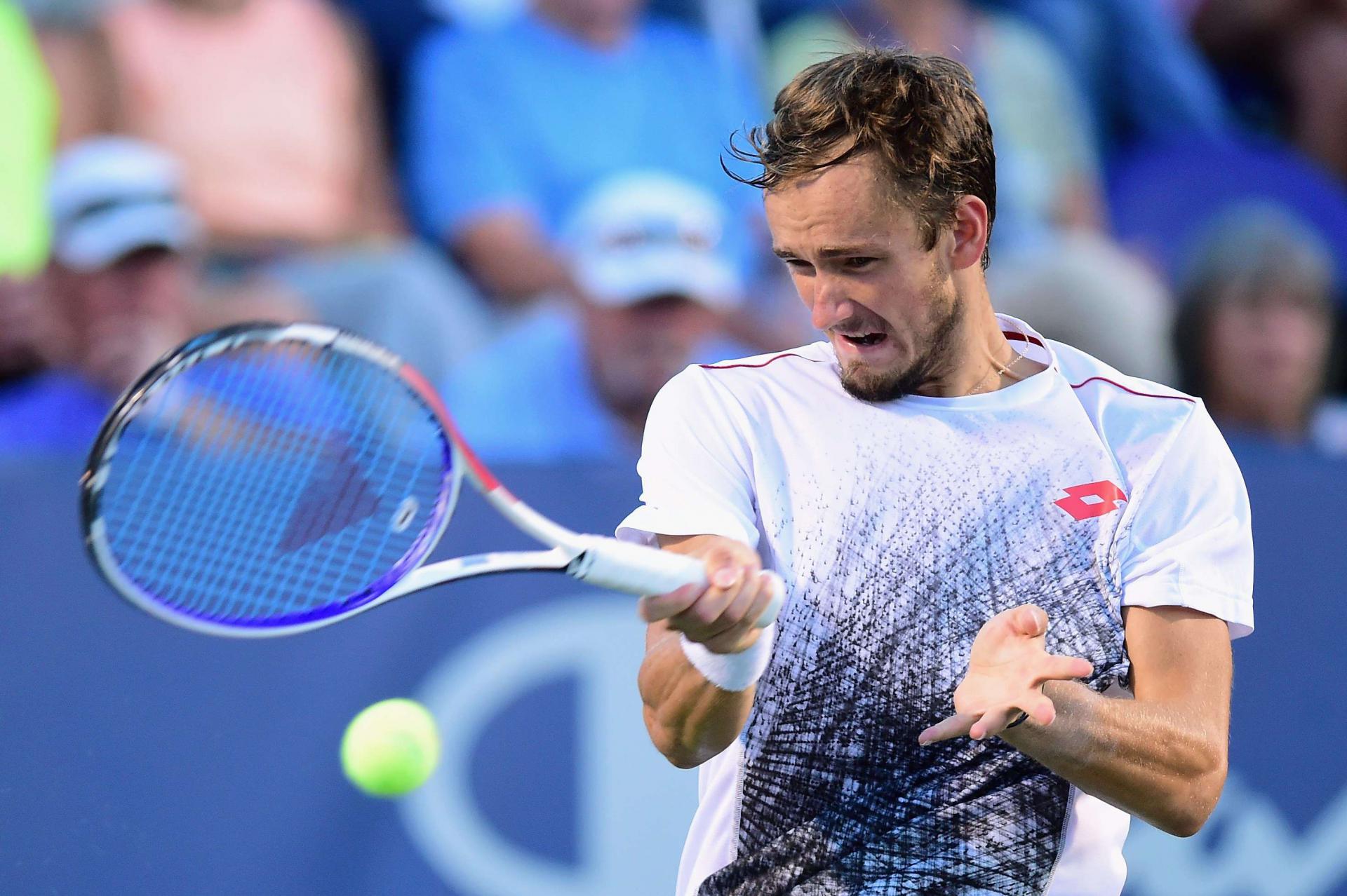 ميدفيديف خامس لاعب روسي يحرز لقب الماسترز