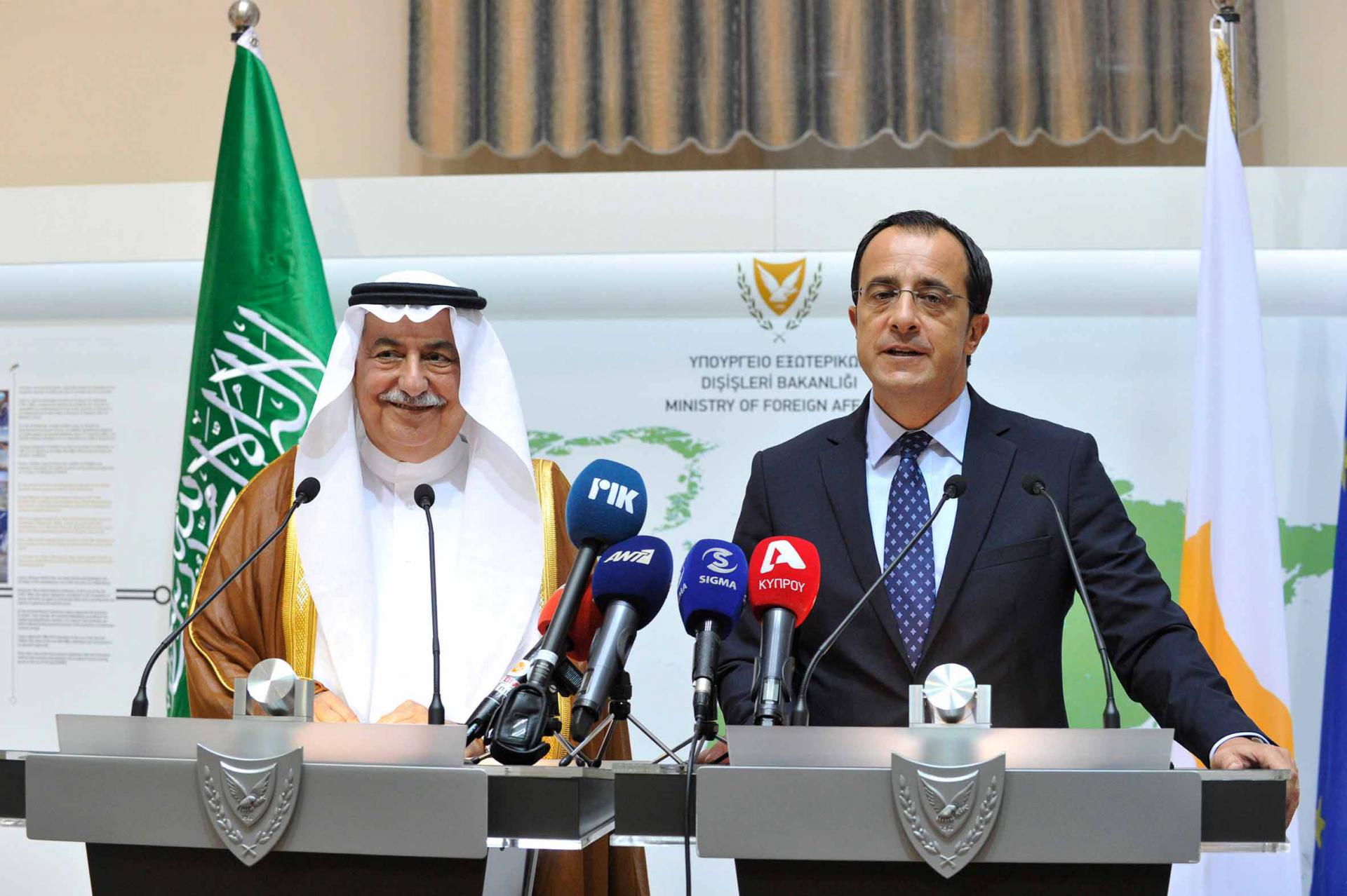 العساف تعهد بتطوير التقارب الاقتصادي بين الرياض ونيقوسيا  