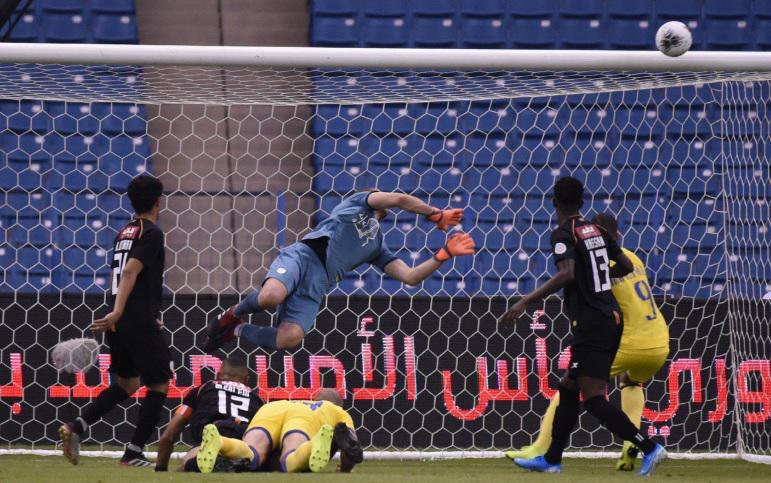 لقاء النصر والشباب