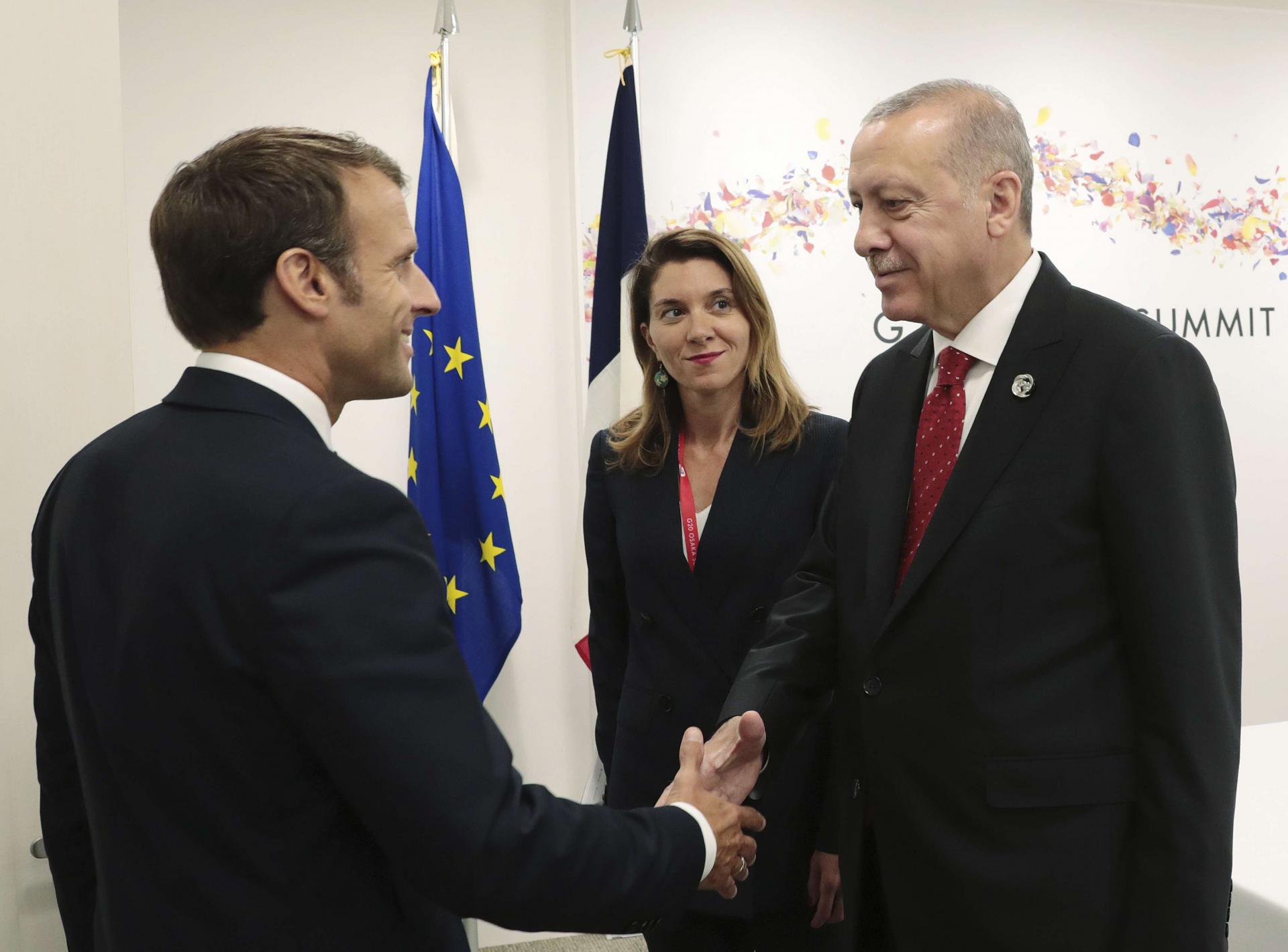 لقاء سابق بين اردوغان وماكرون