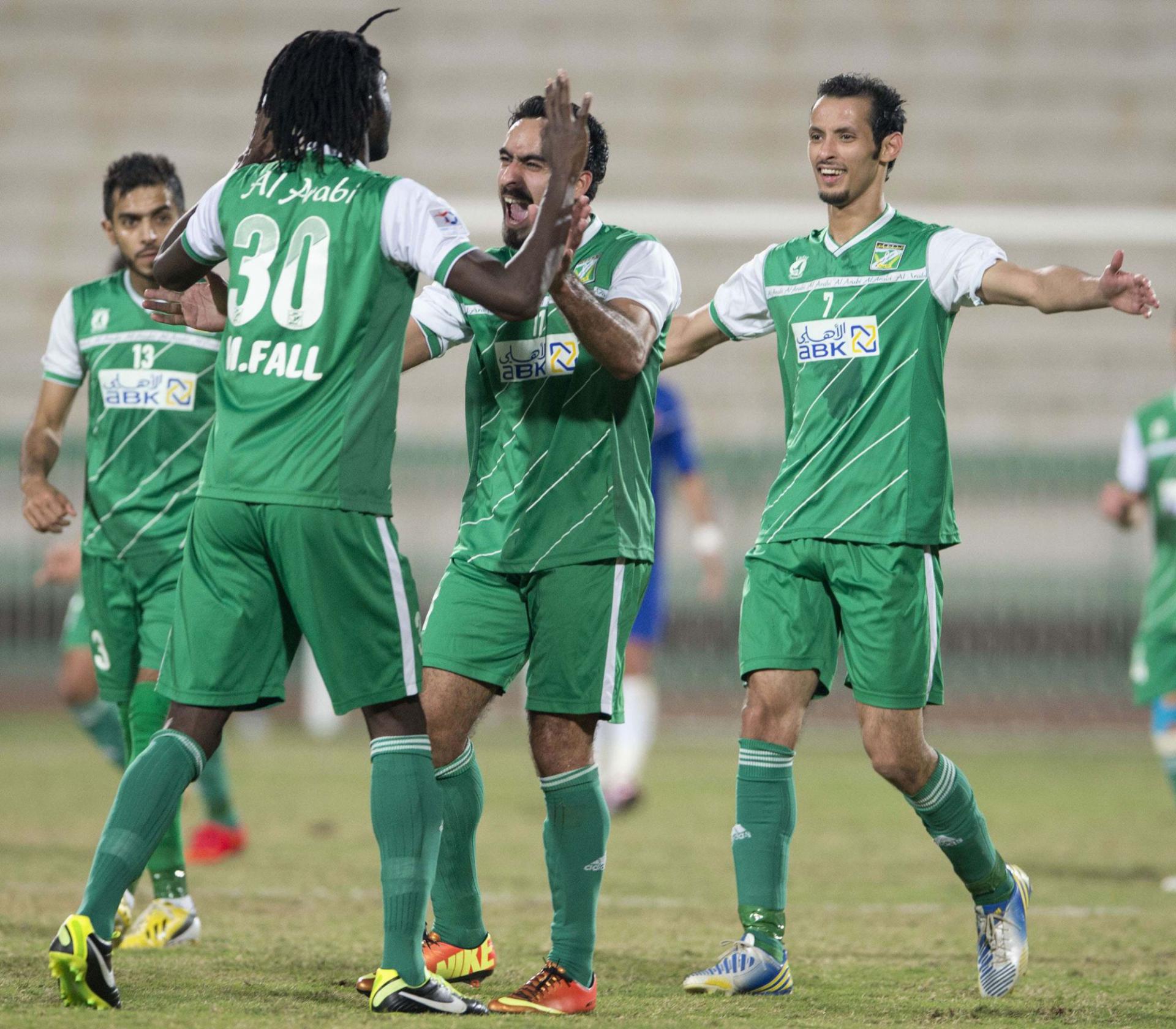 'النسور الخضر' يضرب بقوة ويهزم غريمه الأزلي 