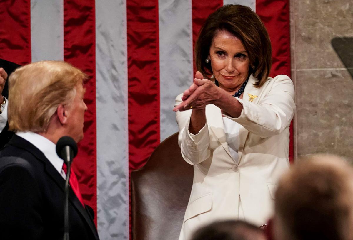 رئيس مجلس النواب الاميركي نانسي بيلوسي والرئيس الاميركي دونالد ترامب