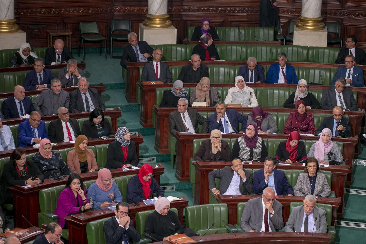 بداية غير مريحة لنواب النهضة