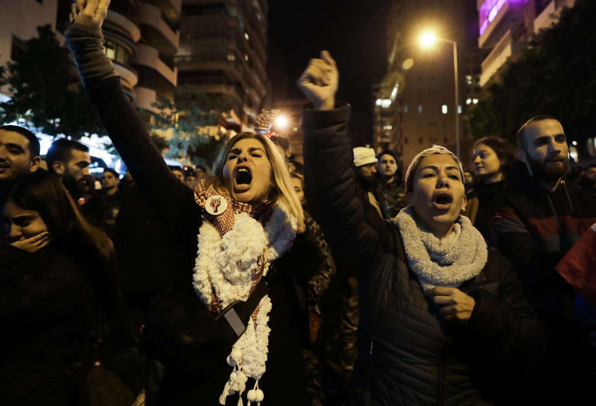 لبنانيون يرفضون حكومة تضم مكونات الطبقة السياسية "الفاسدة"