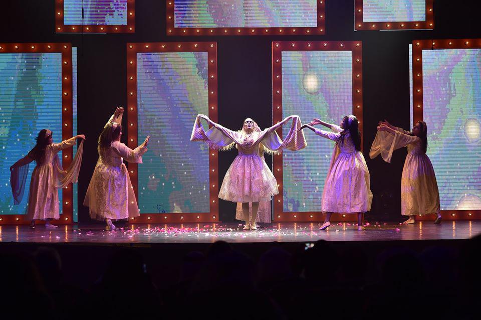 مشهد من عرض "ميعاد" (الصورة من صفحة المجلس الوطني للثقافة والفنون والآداب على فيسبوك)