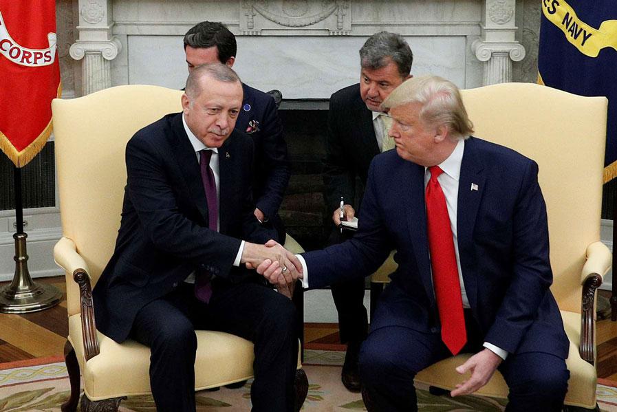 الرئيس الأميركي دونالد ترامب في لقاء سابق مع نظيره التركي رجب طيب أردوغان