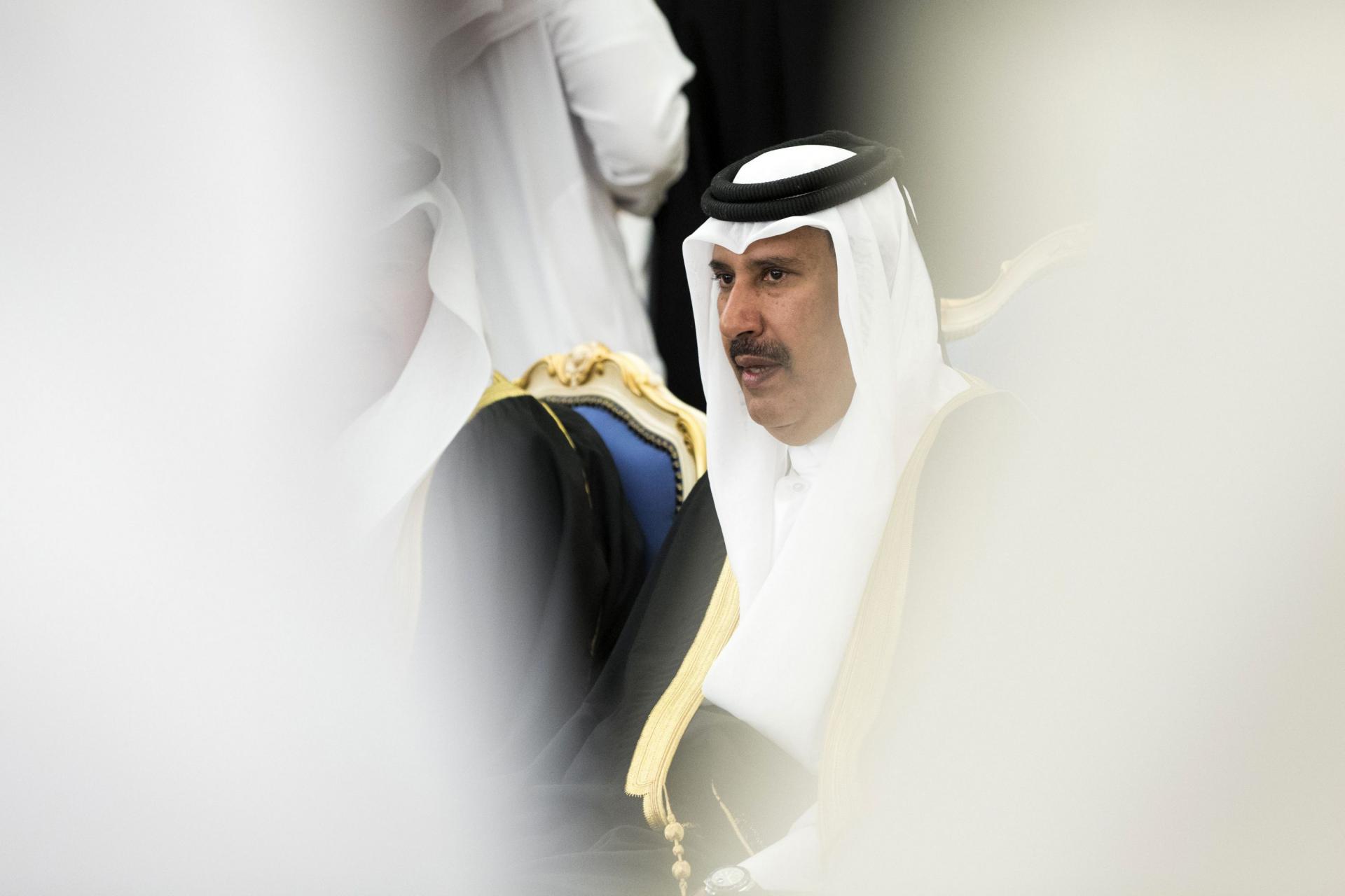 الشيخ حمد بن جاسم مع تكريس الأزمة وليس حلحلتها