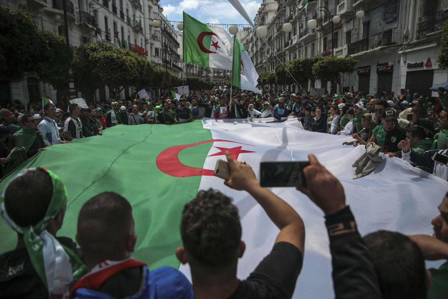 احتجاجات الجزائر