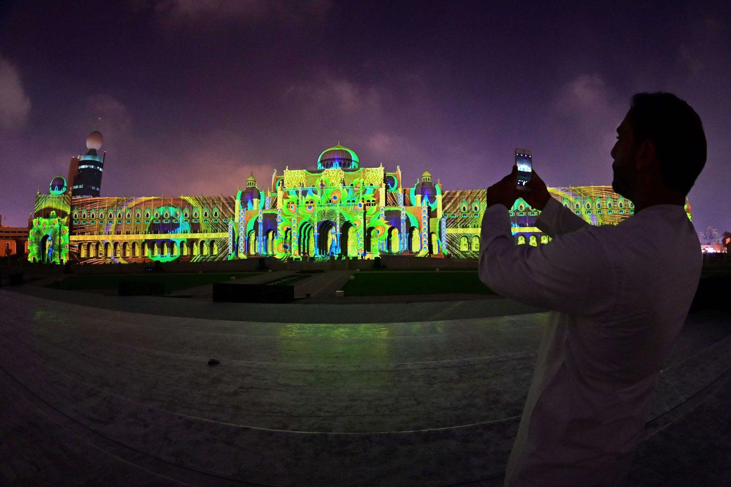 مهرجان اضواء الشارقة