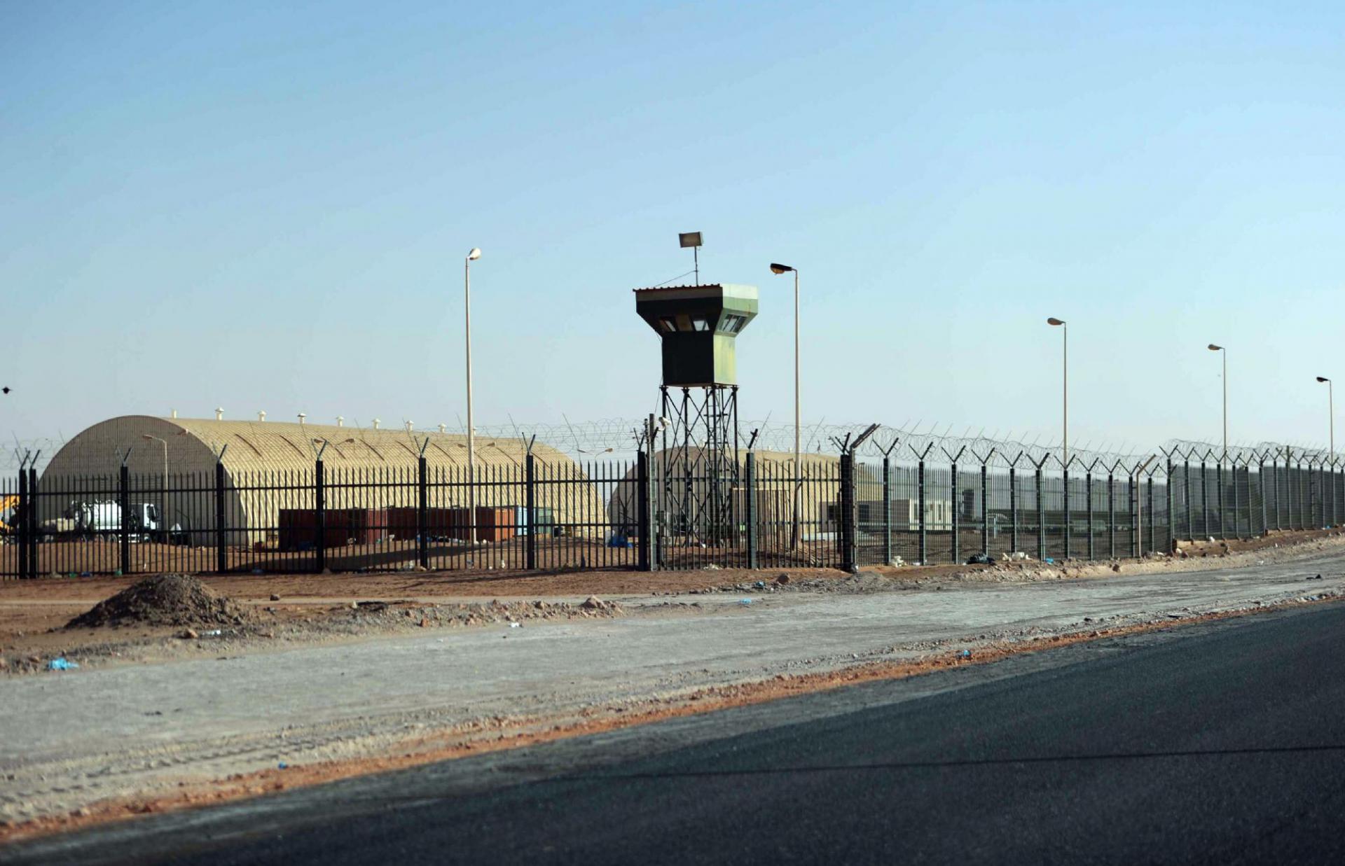 حدود مترامية في عمق الصحراء