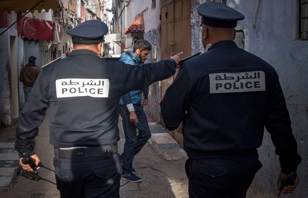 الشرطة في المغرب تفرض على المواطنين العودة الى منازلهم