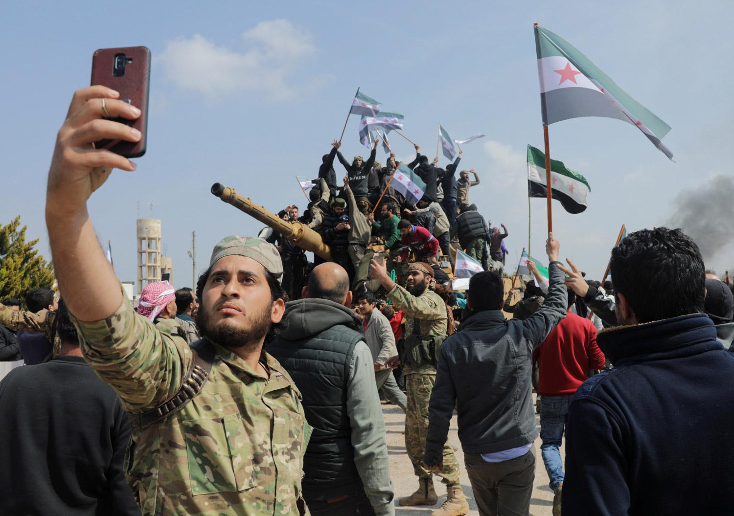 عجز تركي عن السيطرة على فصائل المعارضة التي تسلحها