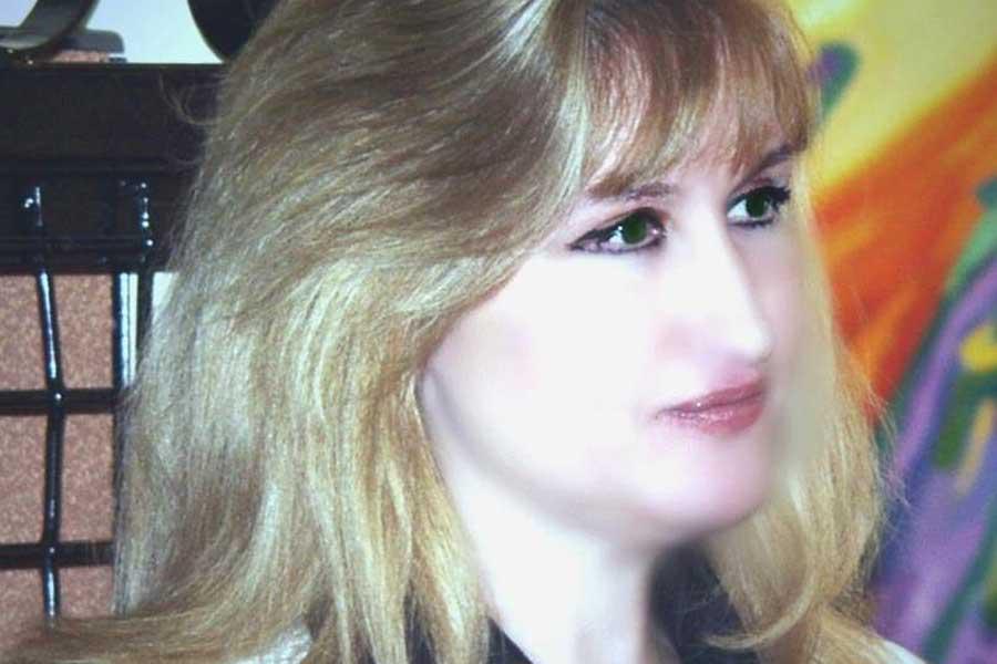 أنت طفولتي في القصيدة