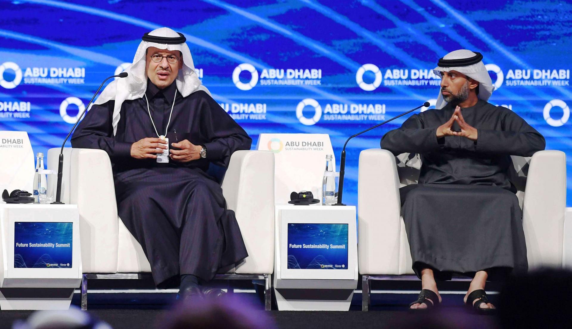 وزيرا الطاقة الاماراتي سهيل المزروعي والسعودي الأمير عبدالعزيز بن سلمان 