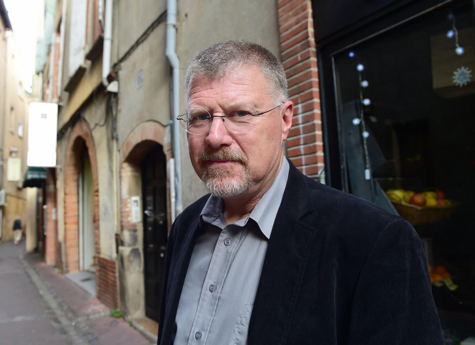 الروائي الجنوب إفريقي ديون ماير 