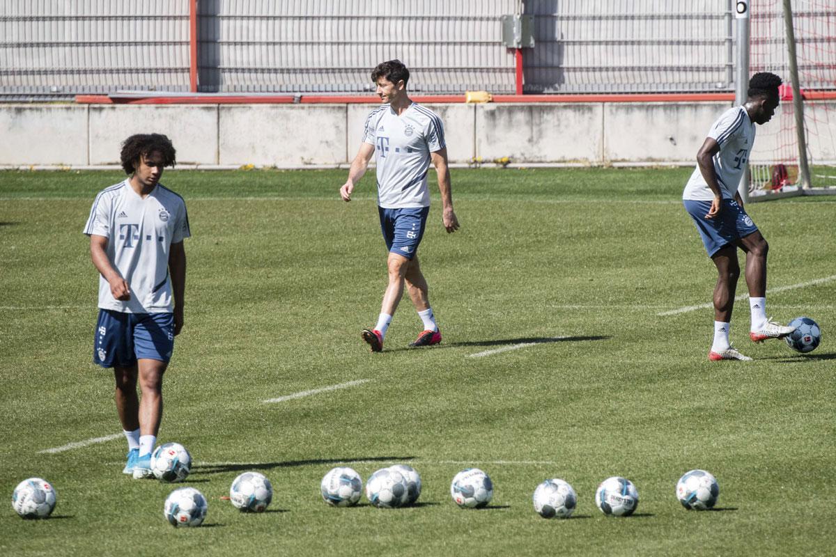 الحصة التدريبية الأولى لبطل ألمانيا في 'سابينير شتراسه' تعيد الألفة بين اللاعبين