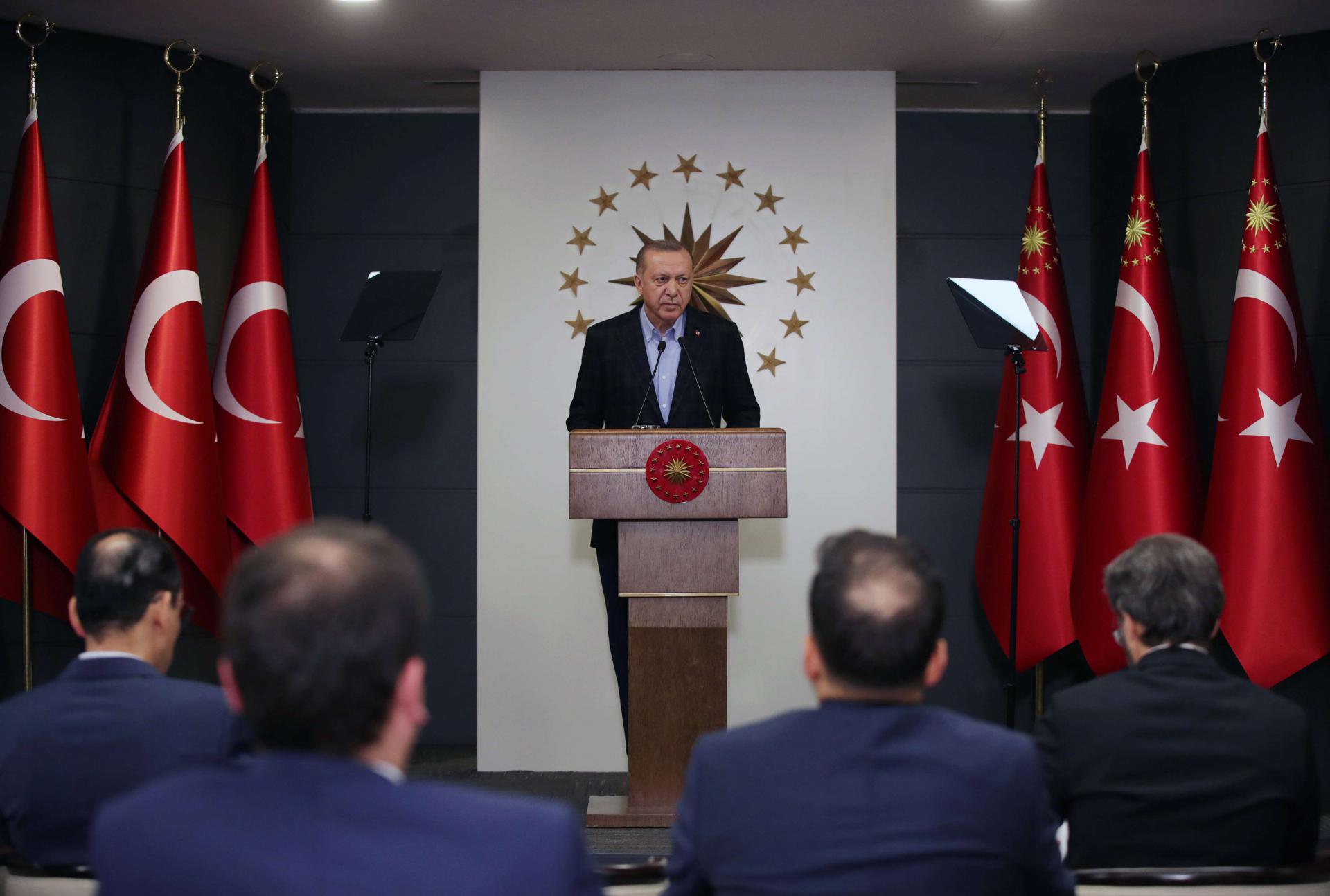 أردوغان تحت ضغط تسارع انتشار الوباء