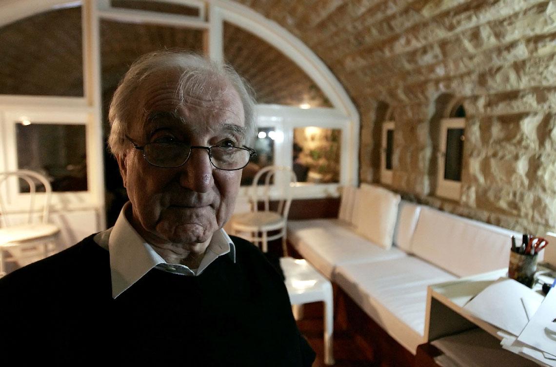 Photo taken on April 24, 2009 shows Iraqi architect Rifat Chadirji at his home office in the coastal Lebanese town of Halat