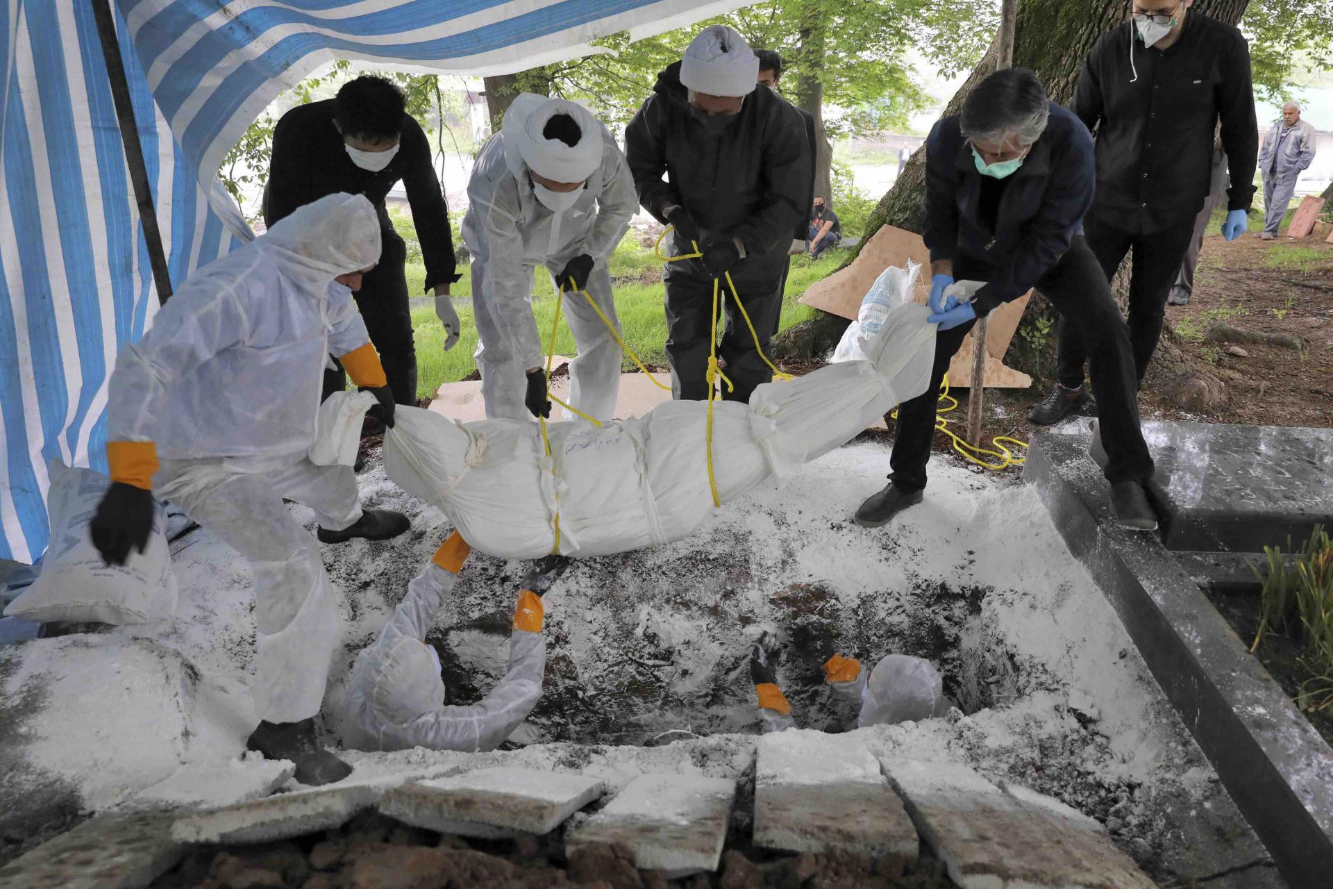 Of those still being treated for the disease, 2,976 were in critical condition