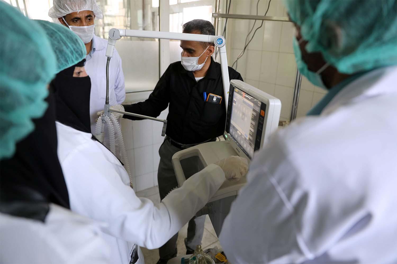 Nurses receive training on using ventilators in Sanaa