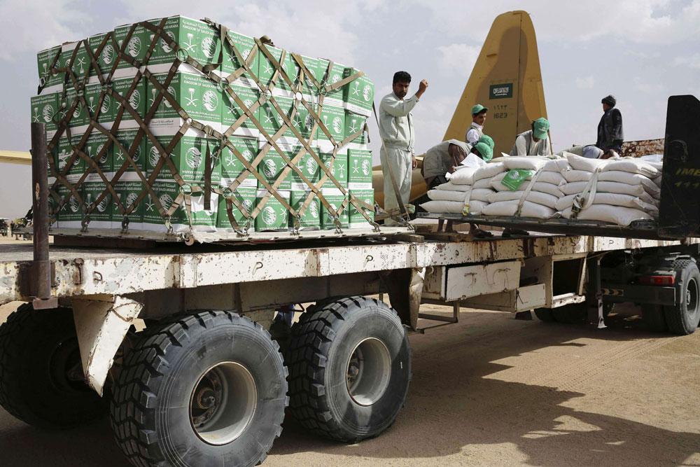 السعودية تعزز حملات الإغاثة باليمن