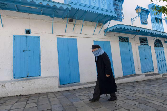 العيون تقفل مع اقفال النوافذ