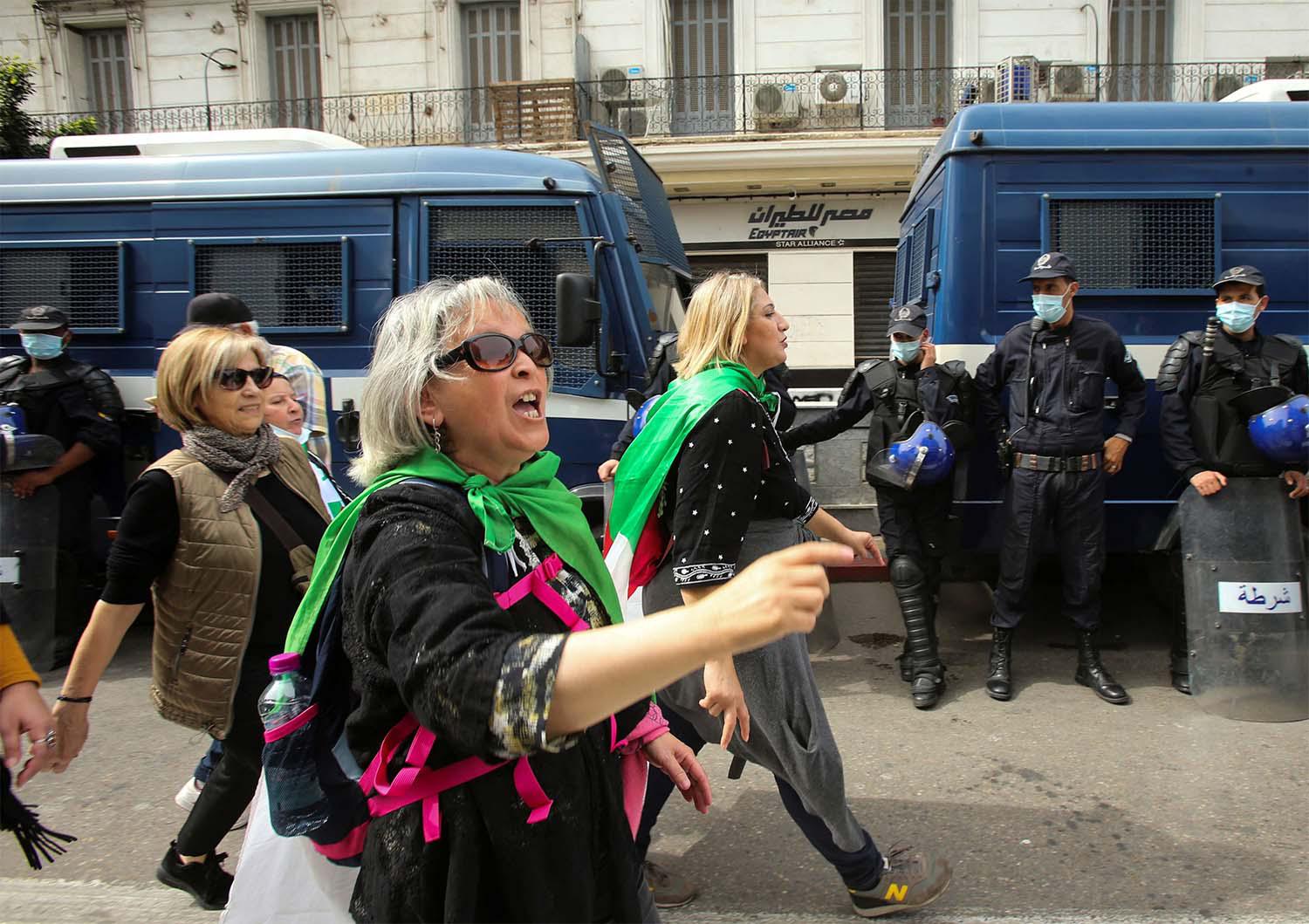 Anti-government protests resume in Algeria
