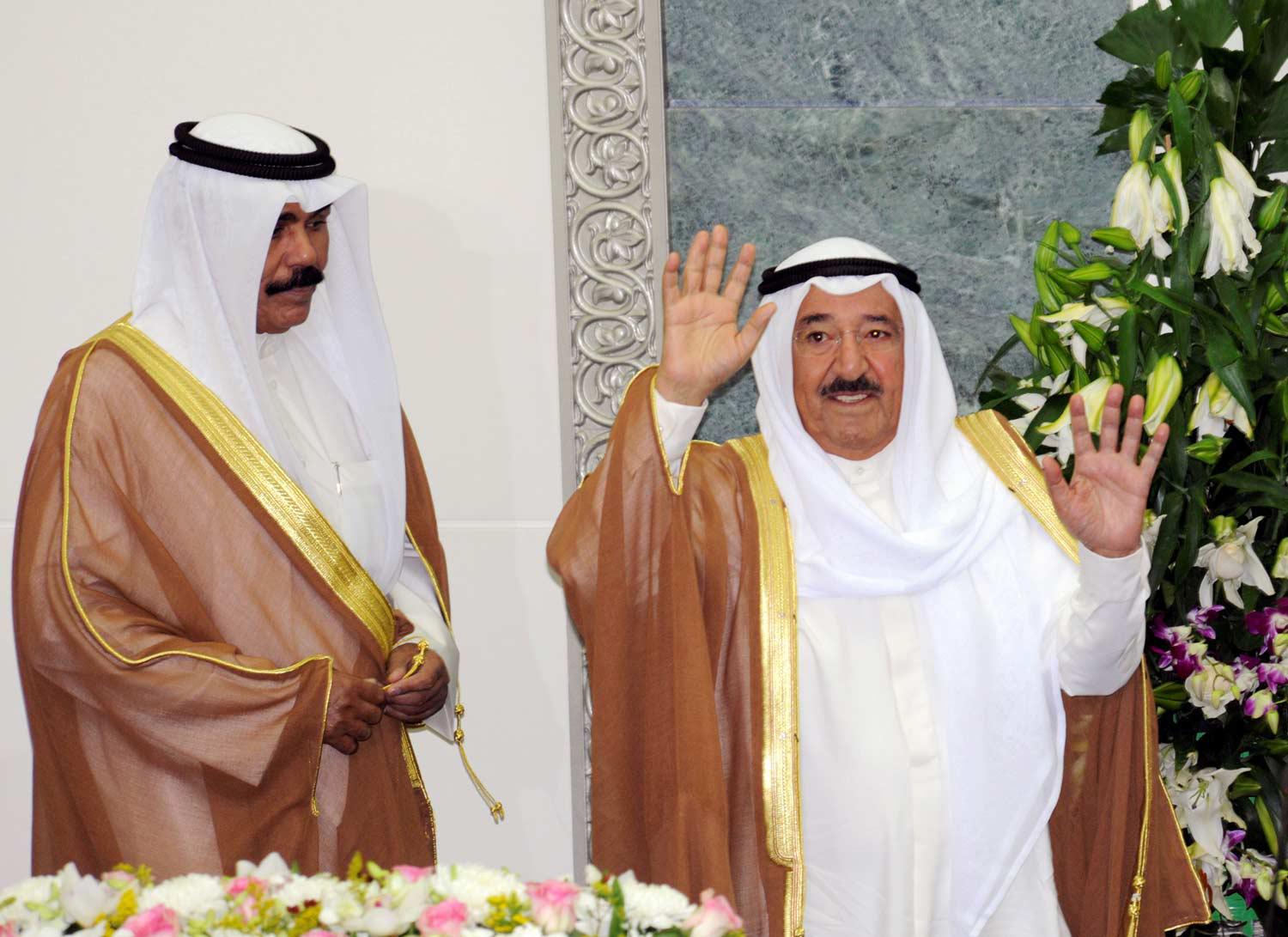 الشيخ صباح يعطي سلطات أميرية لولي عهده الشيخ نواف 