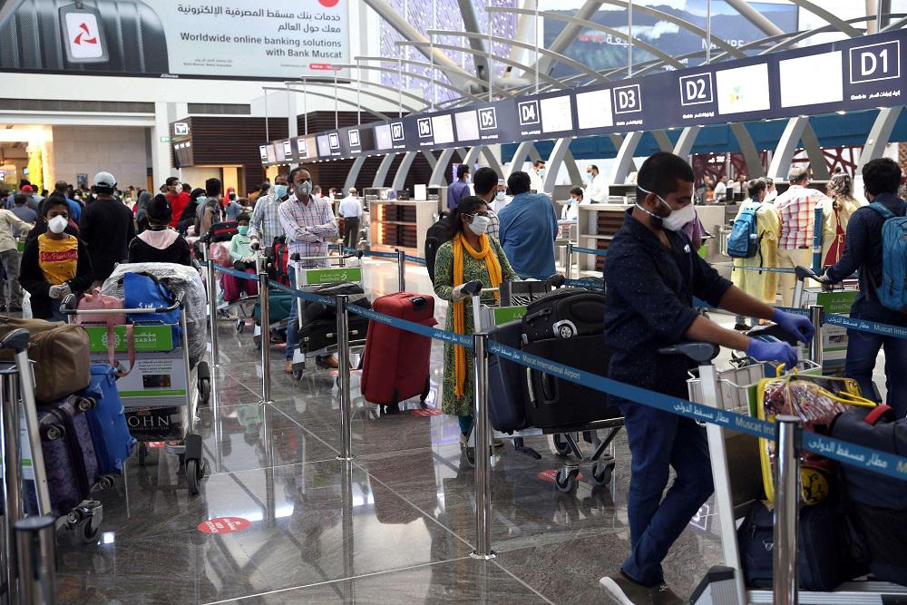 مطار مسقط الدولي