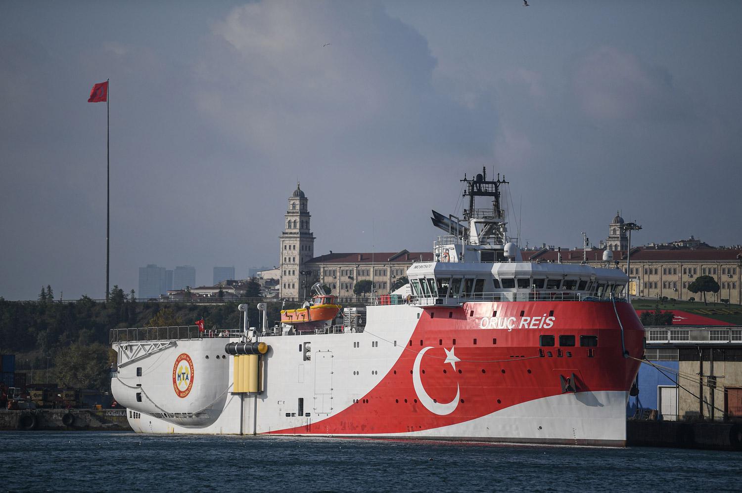 مطامع أردوغان المفلس داخليا لا تتوقف
