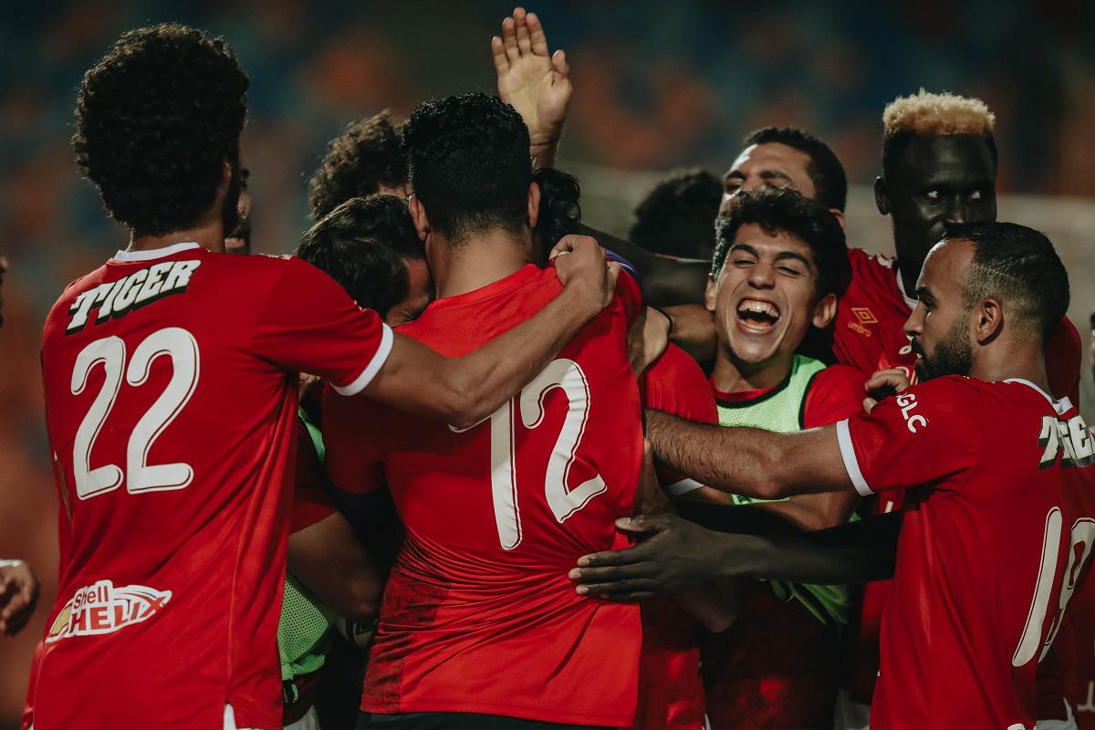 لاعبو الأهلي المصري يحتفلون بالفوز على الجونة (الصورة من حساب النادي على تويتر)