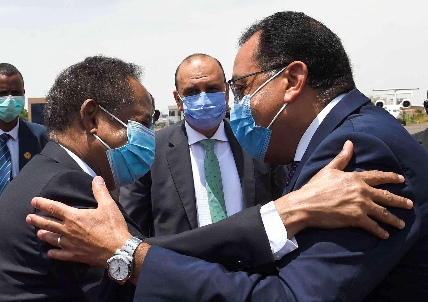 مدبولي على راس وفد مصري رفيع في السودان
