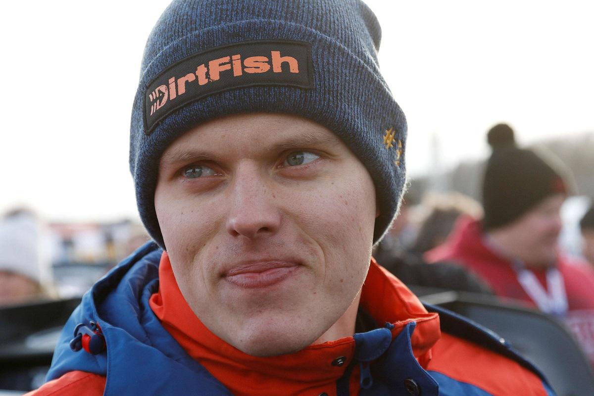 الاستوني أوت تاناك 